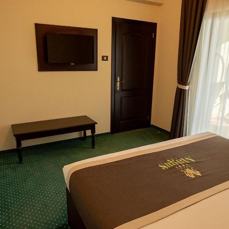 Magus Hotel Baia Mare Exterior photo