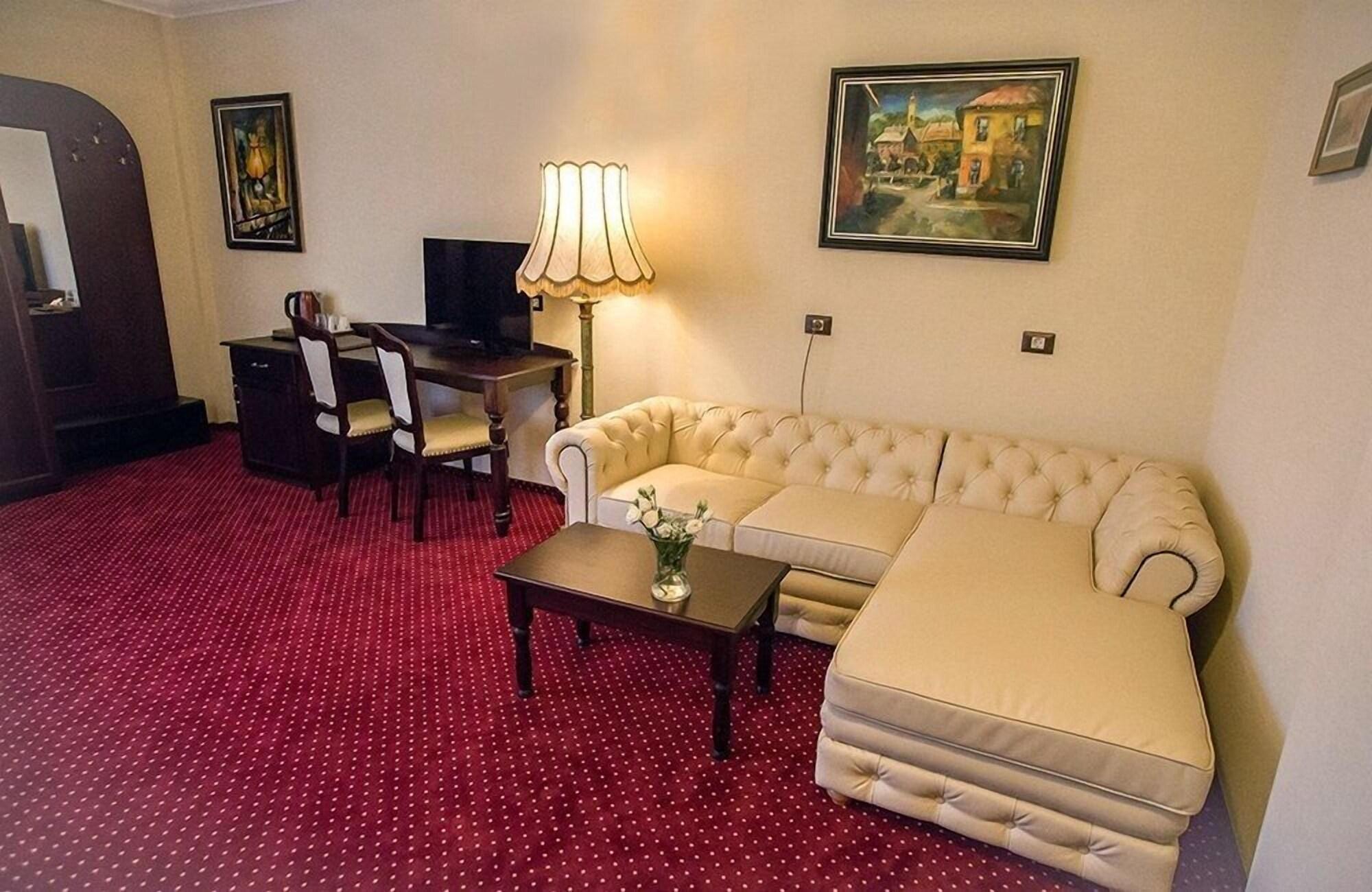 Magus Hotel Baia Mare Exterior photo