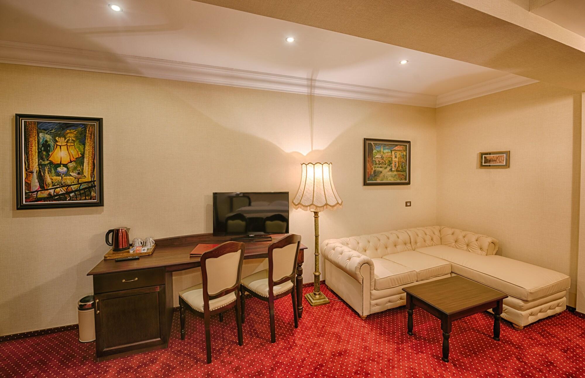 Magus Hotel Baia Mare Exterior photo