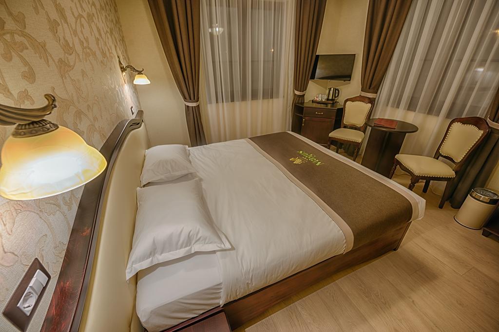 Magus Hotel Baia Mare Exterior photo