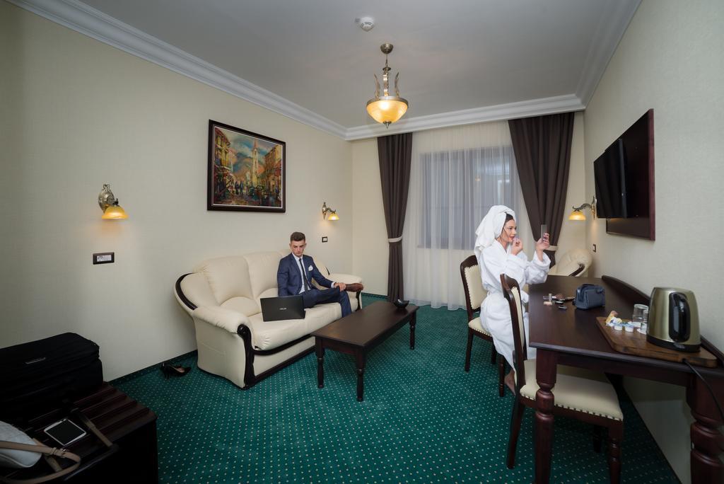 Magus Hotel Baia Mare Exterior photo