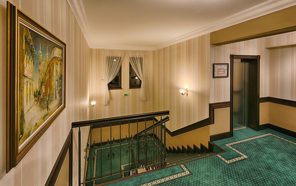 Magus Hotel Baia Mare Exterior photo