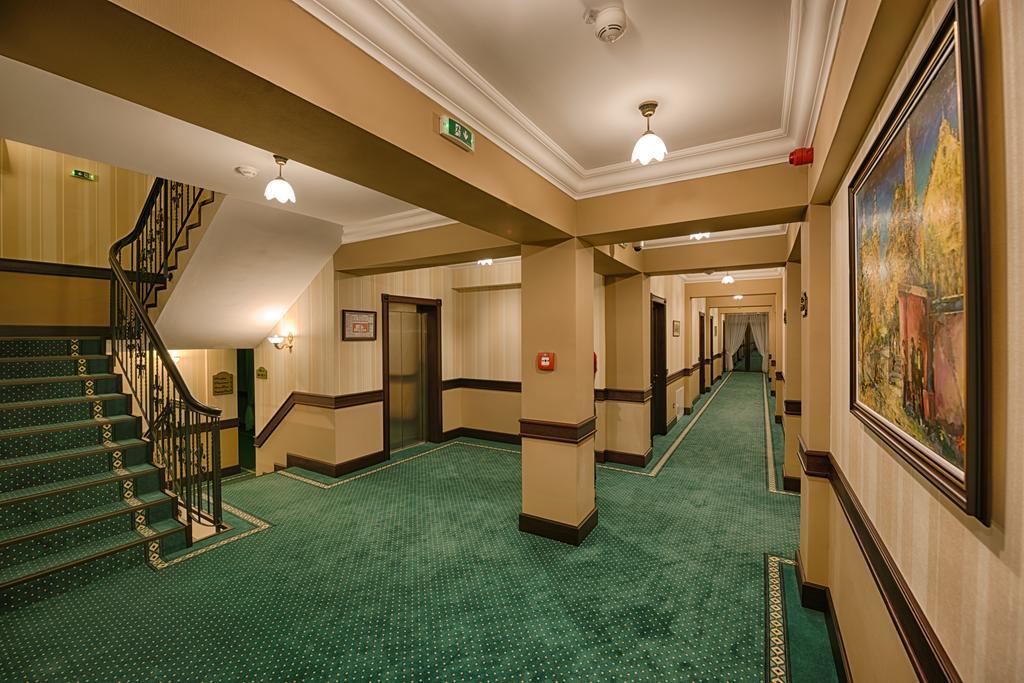 Magus Hotel Baia Mare Exterior photo
