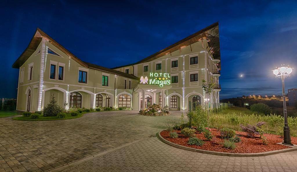 Magus Hotel Baia Mare Exterior photo