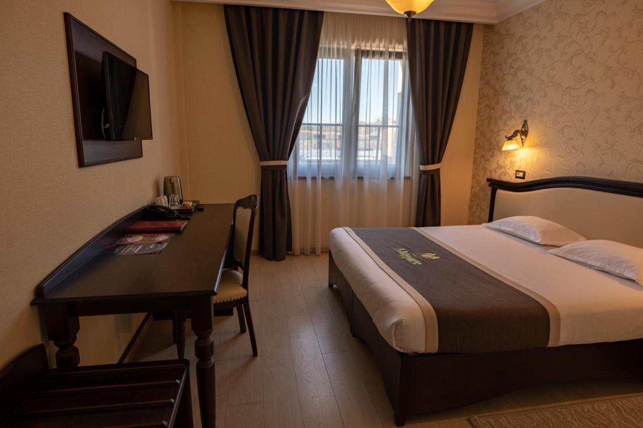 Magus Hotel Baia Mare Exterior photo