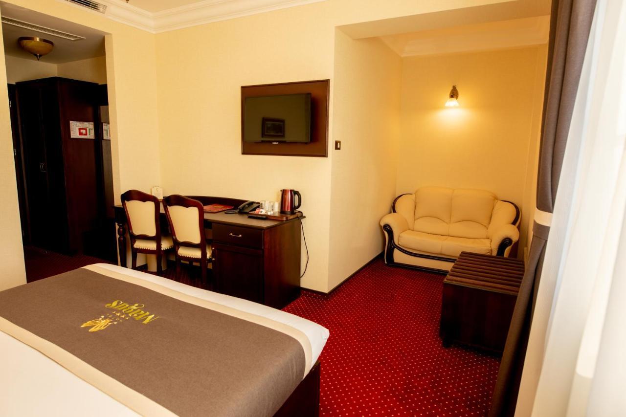 Magus Hotel Baia Mare Exterior photo