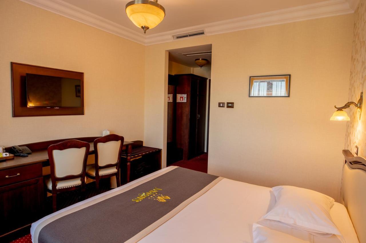 Magus Hotel Baia Mare Exterior photo