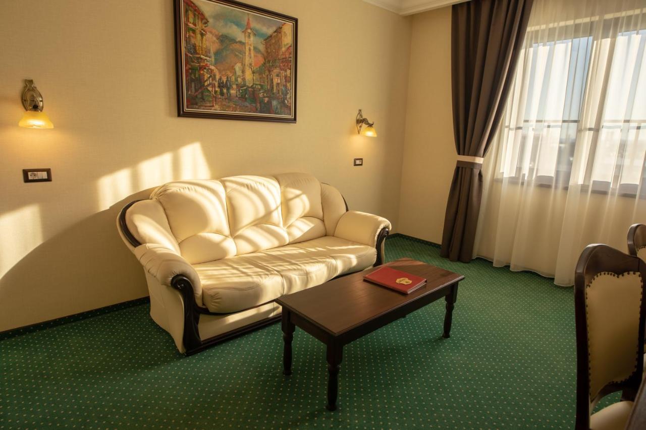 Magus Hotel Baia Mare Exterior photo