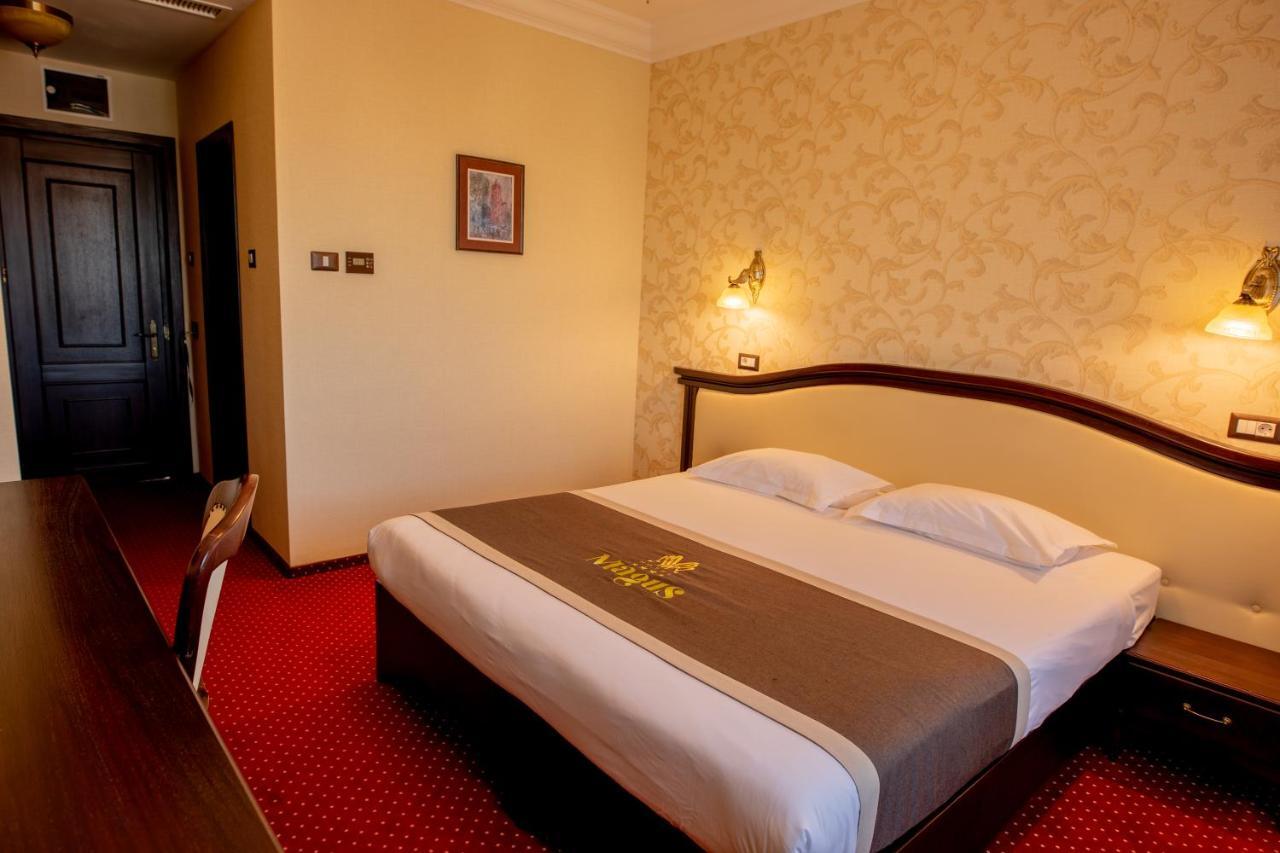 Magus Hotel Baia Mare Exterior photo